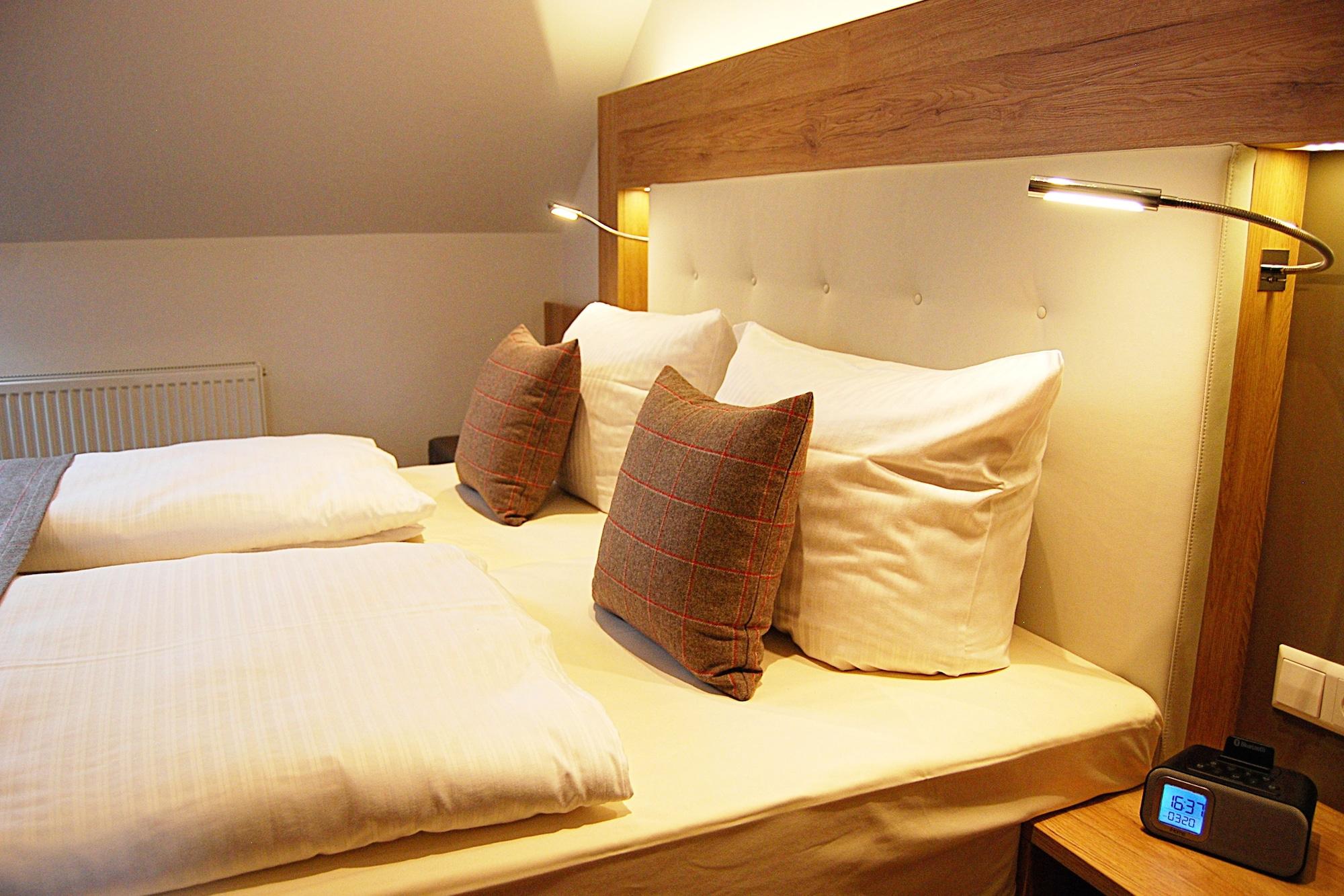Hotel Am Martinsberg Andernach Esterno foto