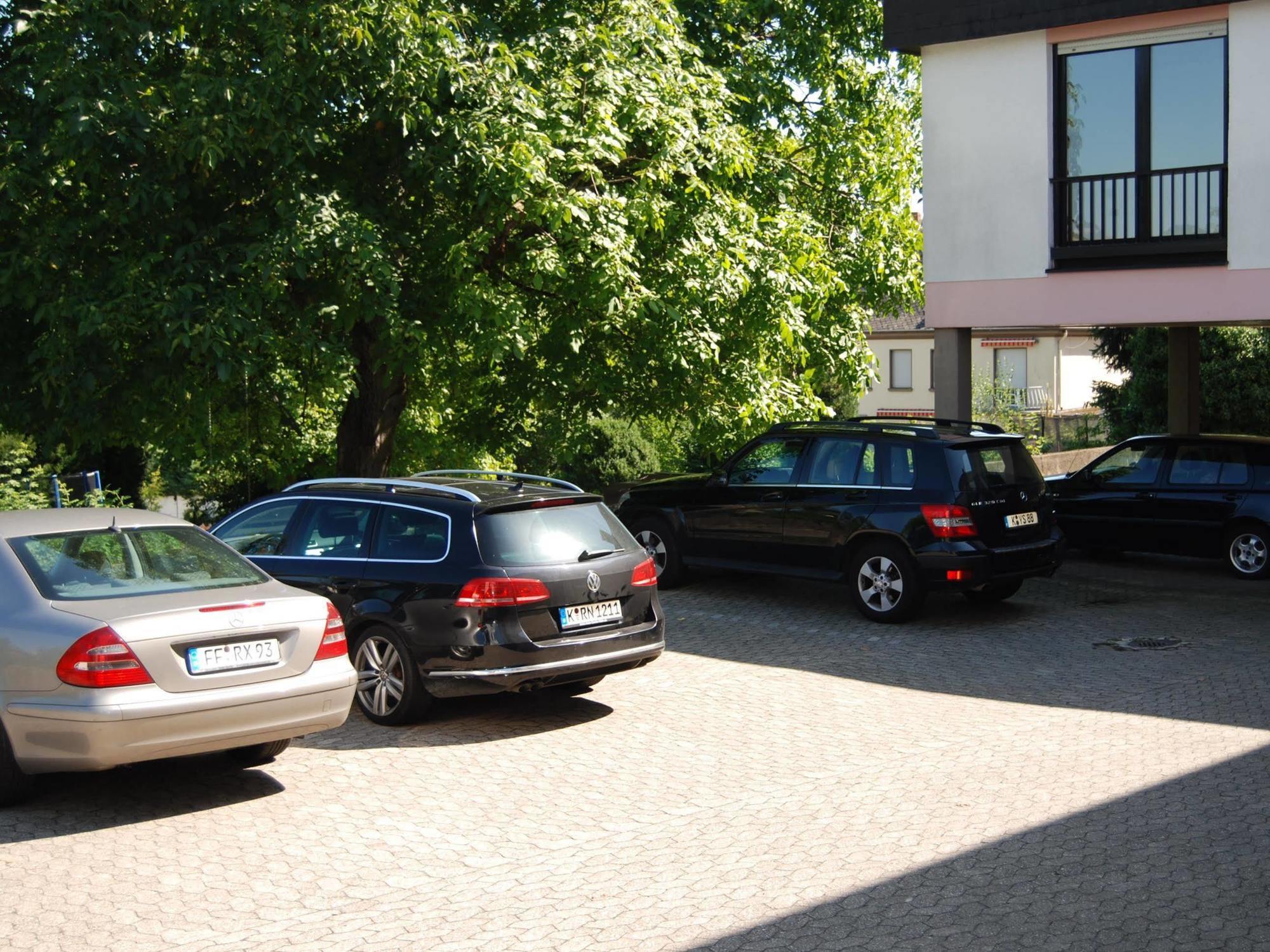 Hotel Am Martinsberg Andernach Esterno foto