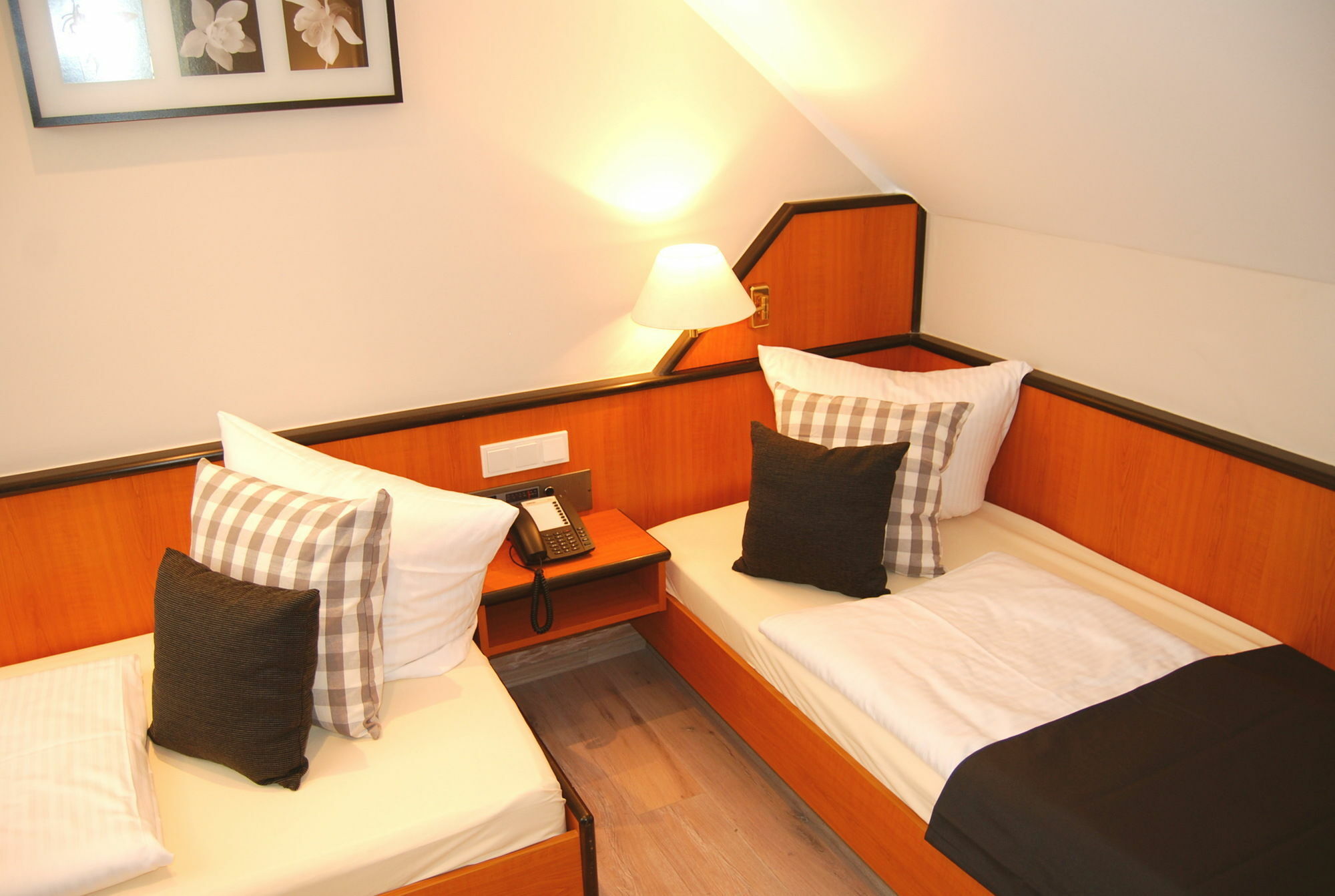 Hotel Am Martinsberg Andernach Esterno foto