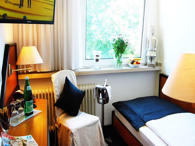 Hotel Am Martinsberg Andernach Esterno foto