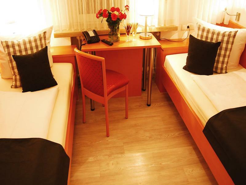 Hotel Am Martinsberg Andernach Esterno foto